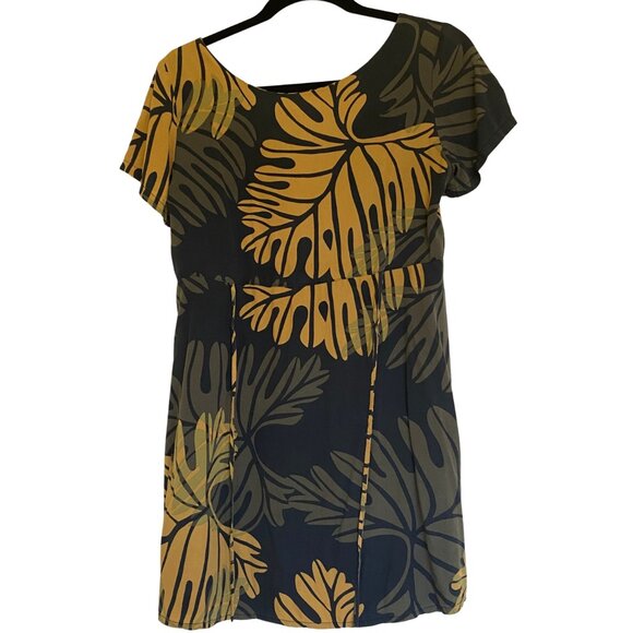 Manuhealiʻi Dress - Picture 2 of 6